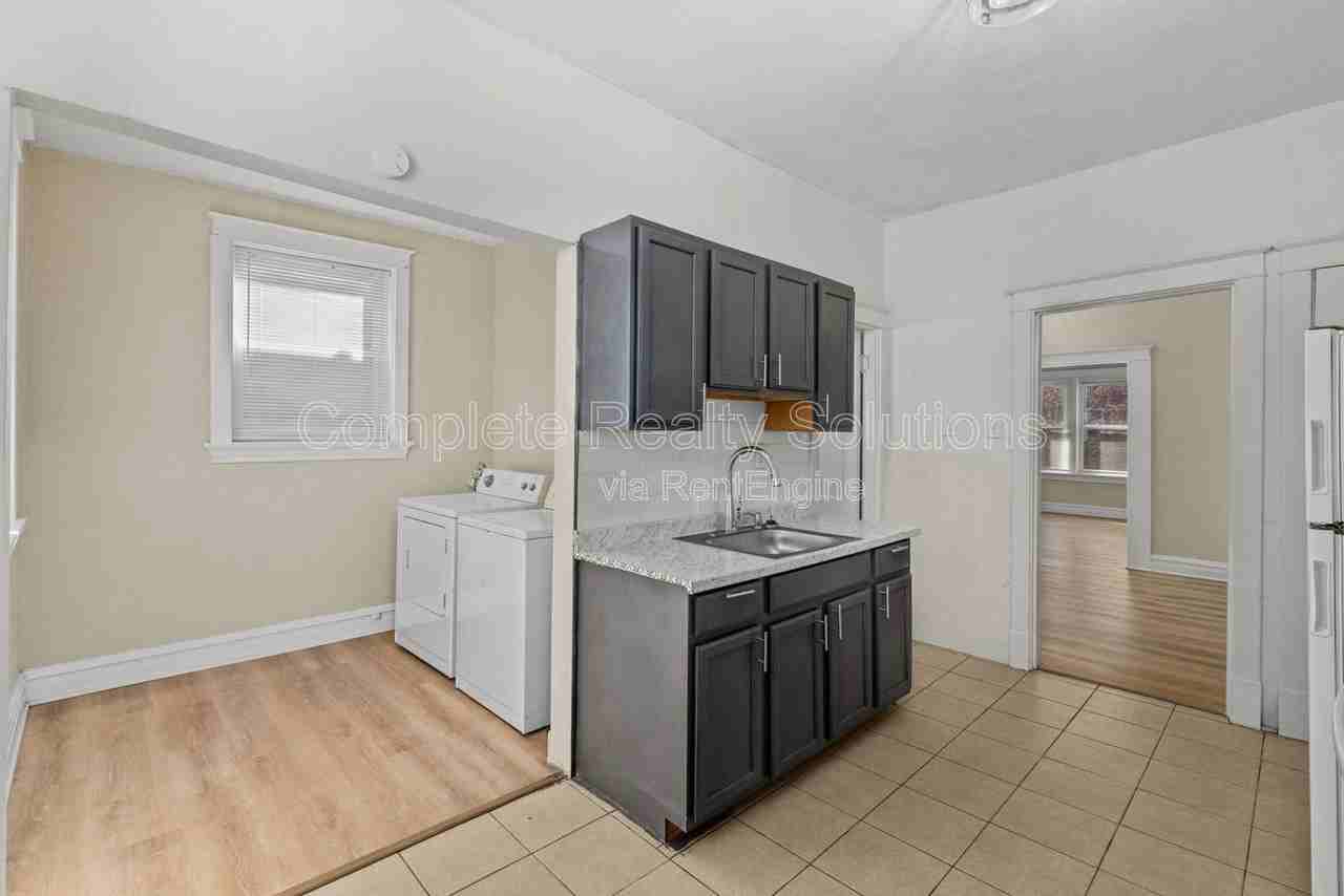 4102 California Ave #2S - Photo 2 of 25