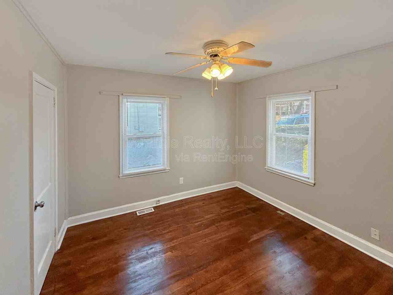 263 Victory Dr Se - Photo 4 of 8