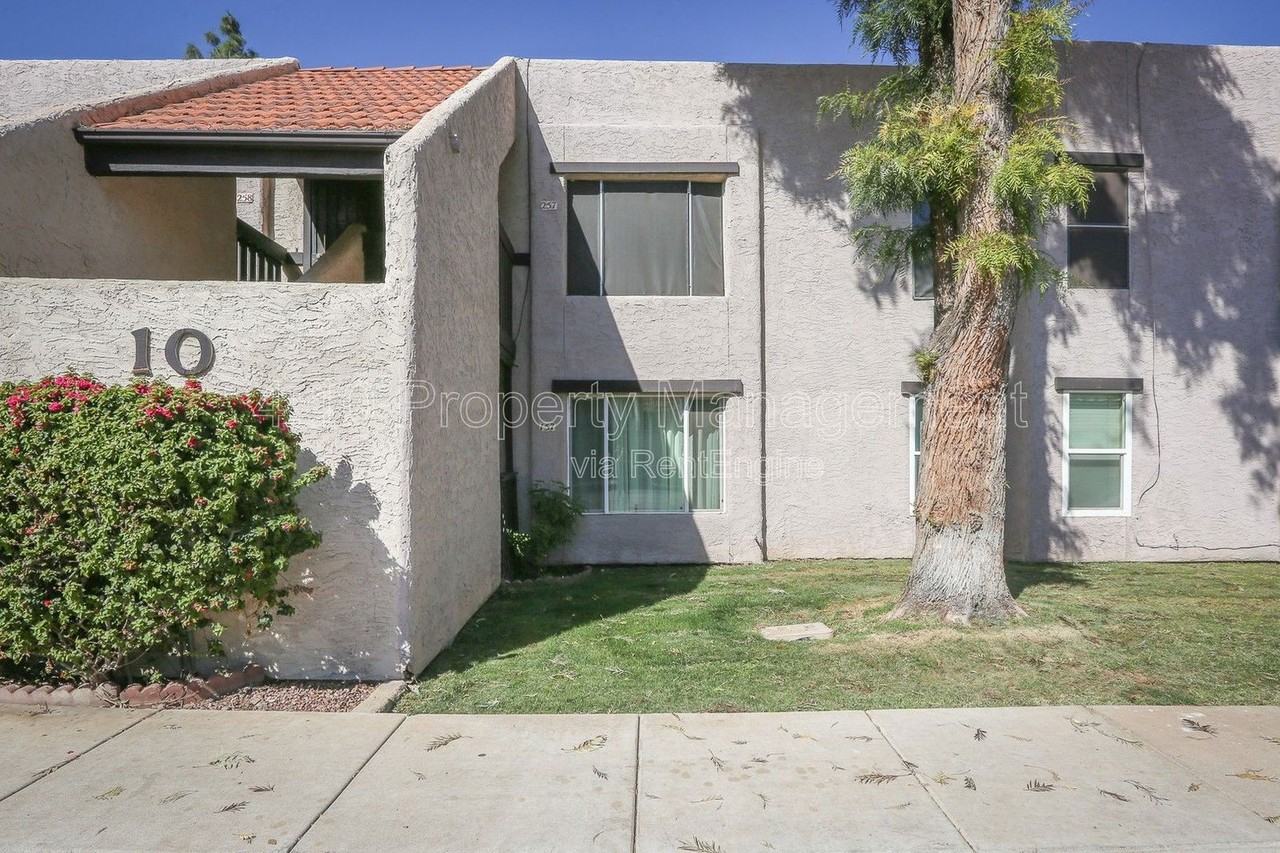 1927 E Hampton Ave #256