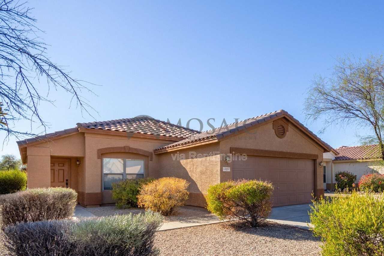 15667 W Port Au Prince Ln - Photo 3 of 30