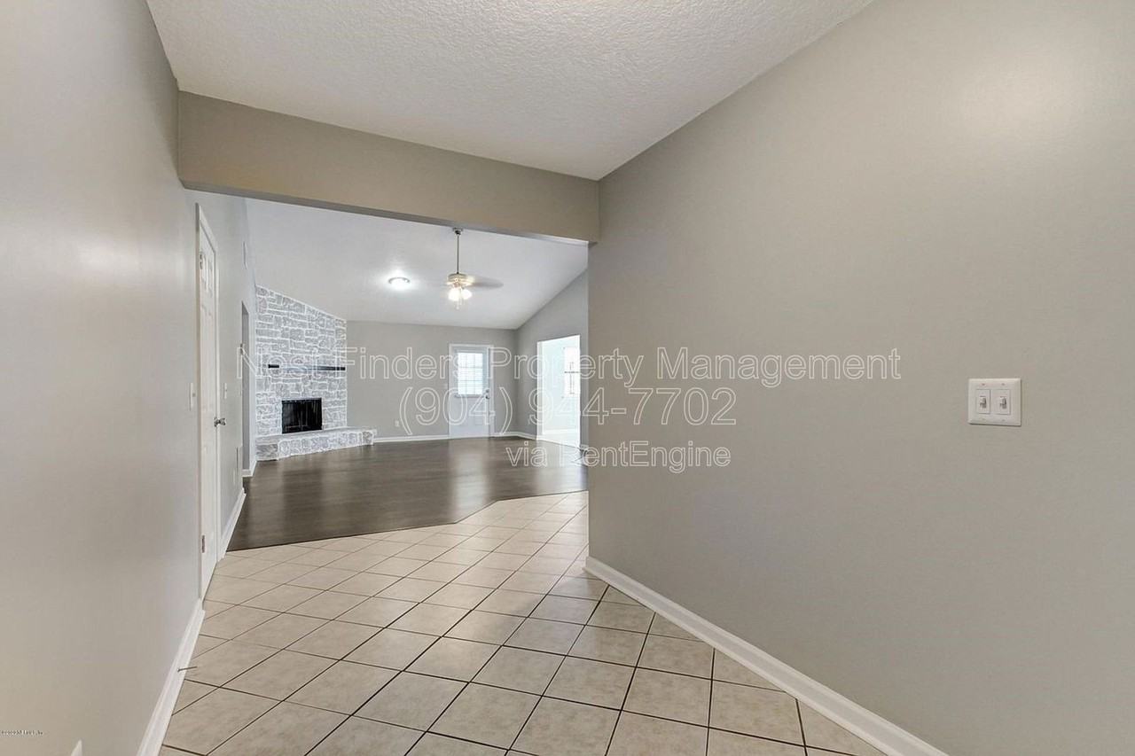 4428 Pilgrim Way - Photo 6 of 41