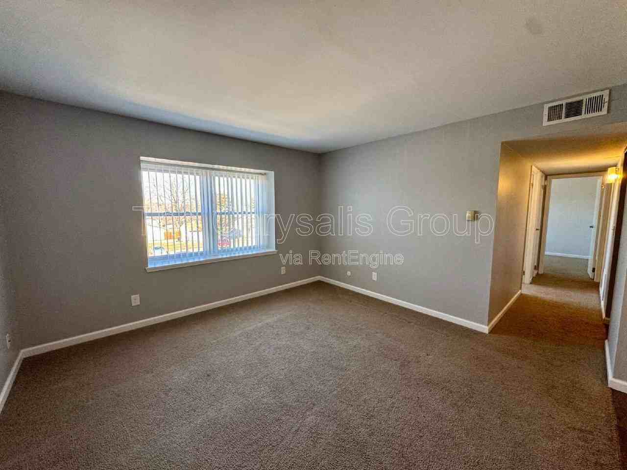 600 E Mckinley Rd #3B - Photo 2 of 9