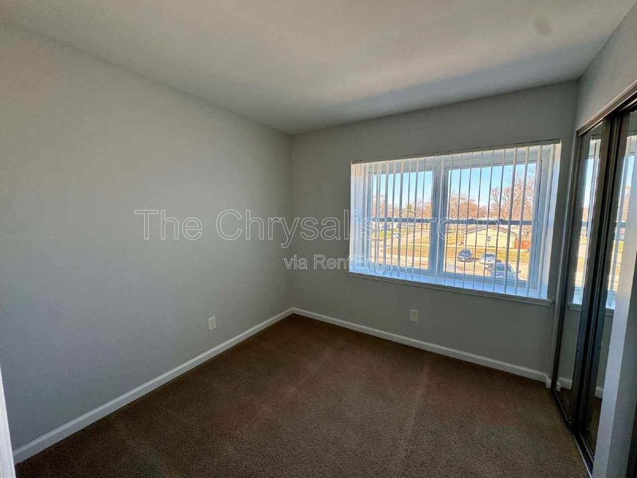 600 E Mckinley Rd #3B - Photo 4 of 9