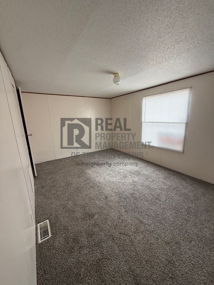 8230 Upton Rd - Photo 4 of 5