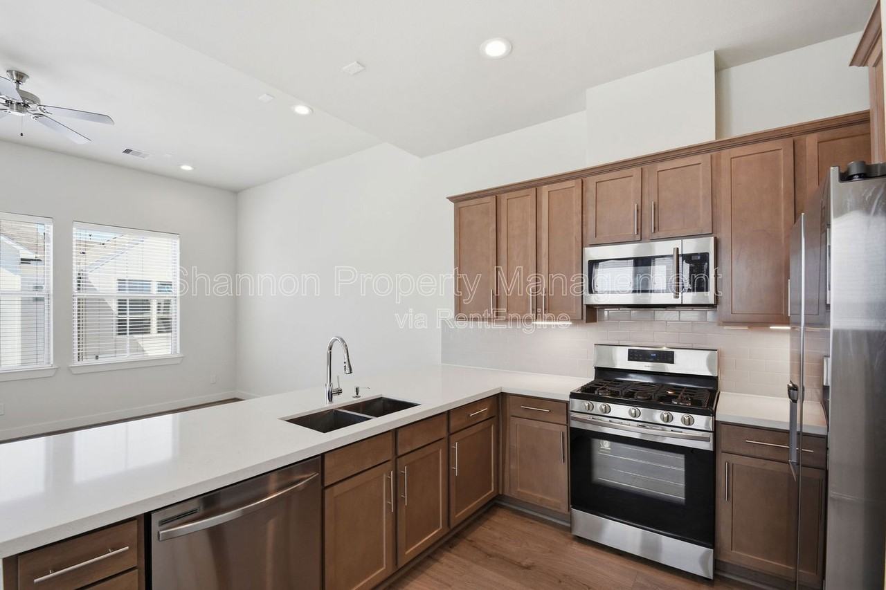 1106 Yellow Pl - Photo 7 of 42