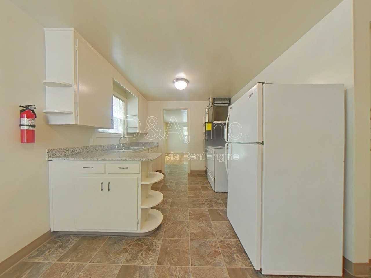 3261 Nw Johnson Ave - Photo 4 of 13