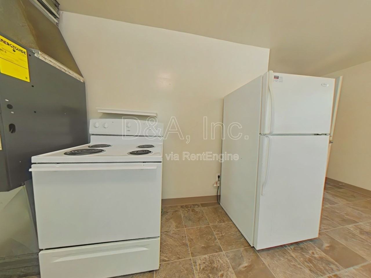 3261 Nw Johnson Ave - Photo 5 of 13