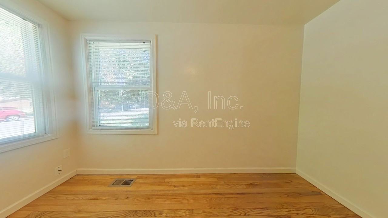 3261 Nw Johnson Ave - Photo 6 of 13