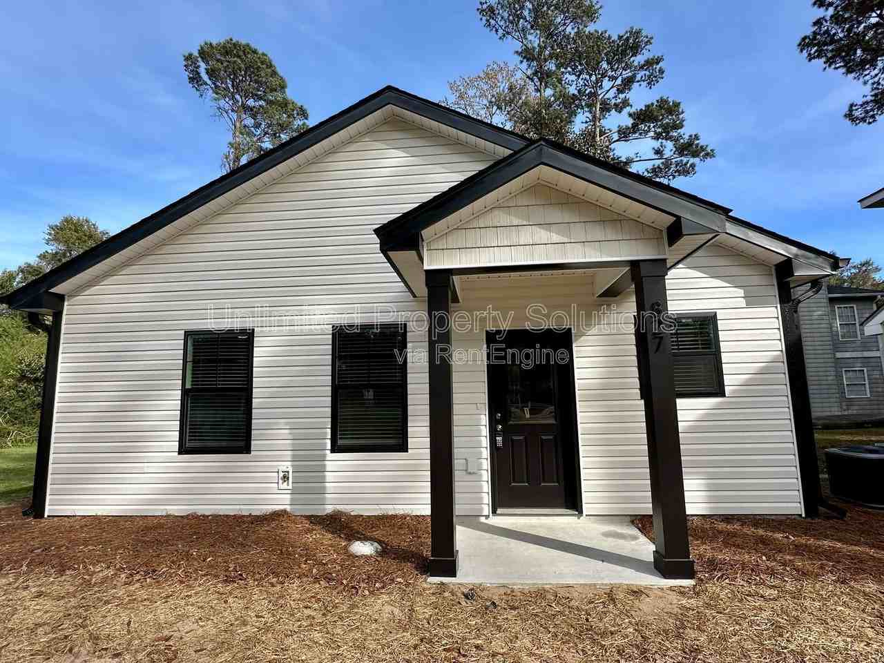 827 Bonham Ave - Photo 2 of 22