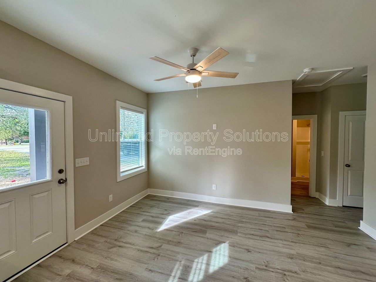 827 Bonham Ave - Photo 3 of 22