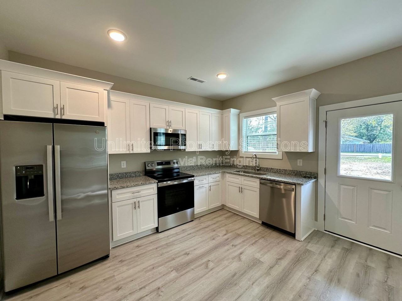 827 Bonham Ave - Photo 5 of 22