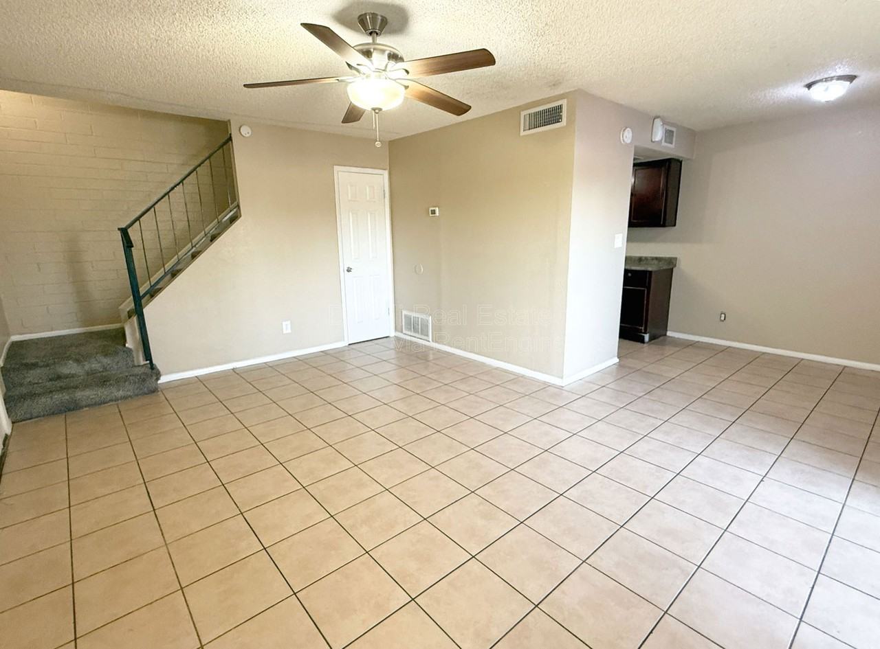 5244 W Lynwood St - Photo 7 of 20