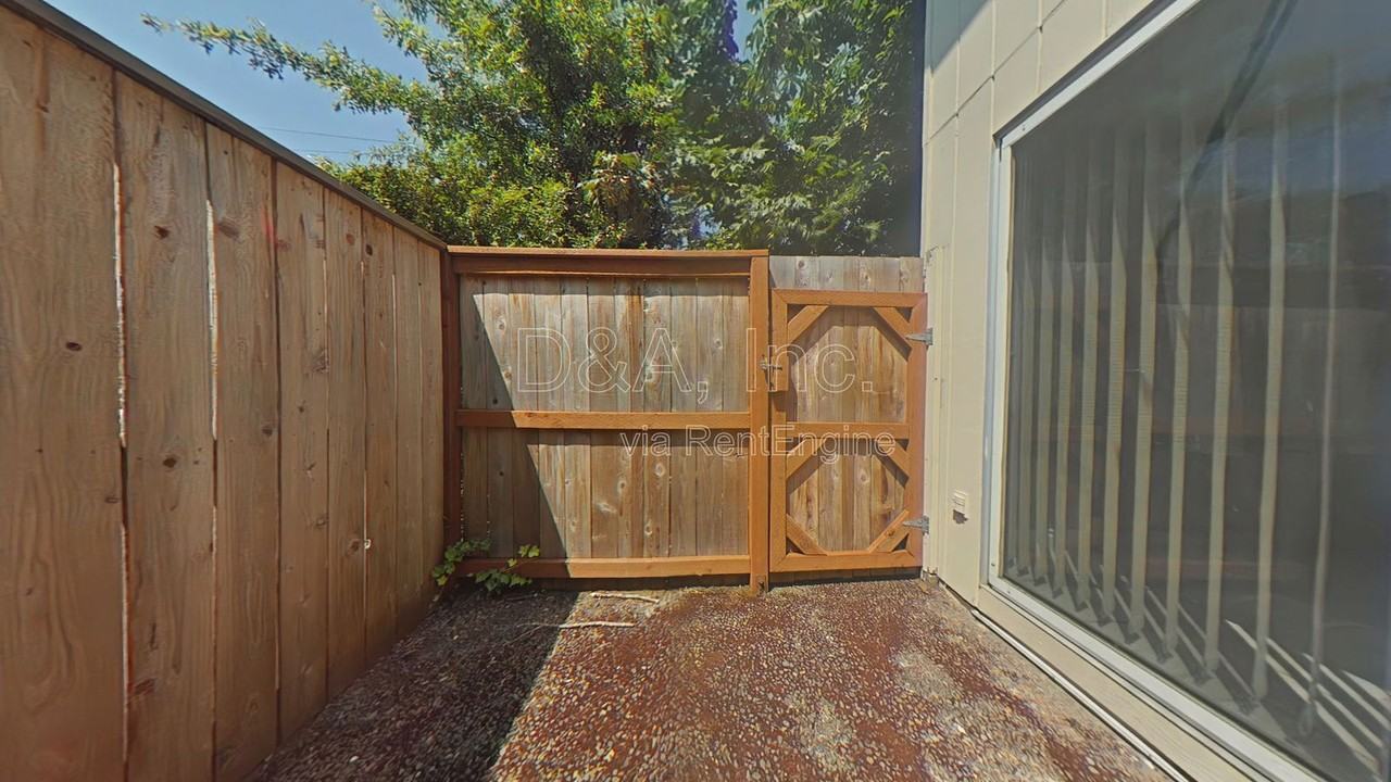 644 Nw 31st St - Photo 7 of 8