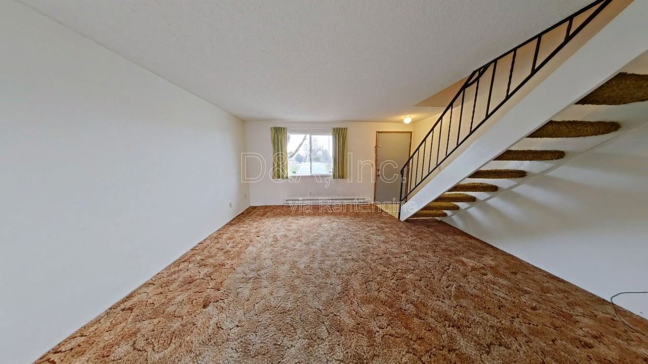 1909 Main St #B - Photo 2 of 9