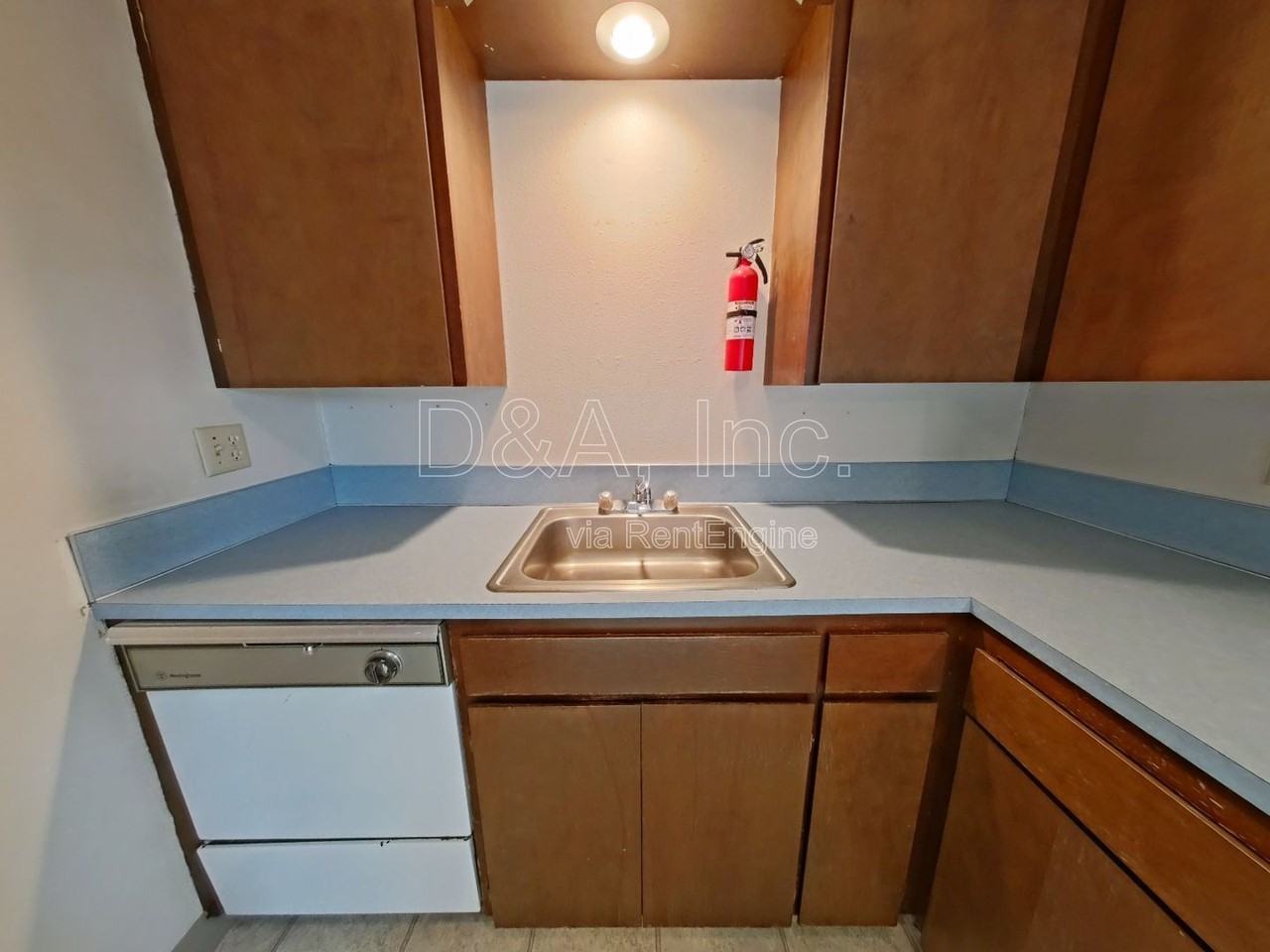 1909 Main St #B - Photo 4 of 9