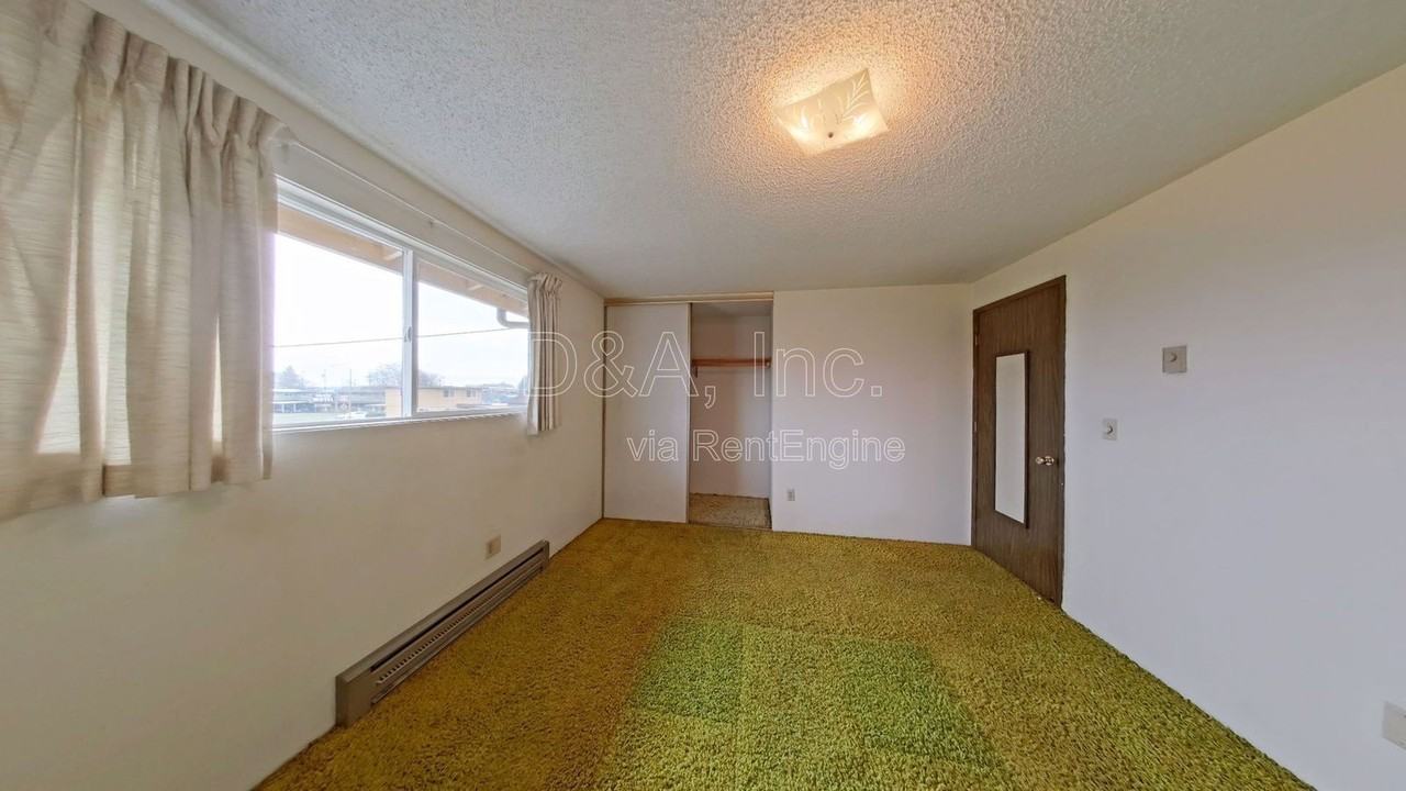 1909 Main St #B - Photo 6 of 9