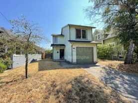 4704 Ne 28th Ave - Photo 1 of 1