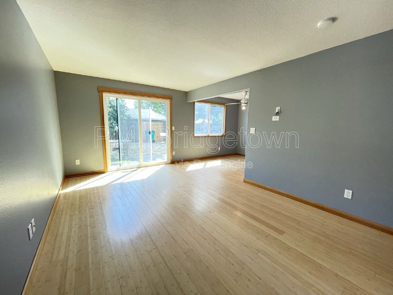 4704 Ne 28th Ave - Photo 5 of 30