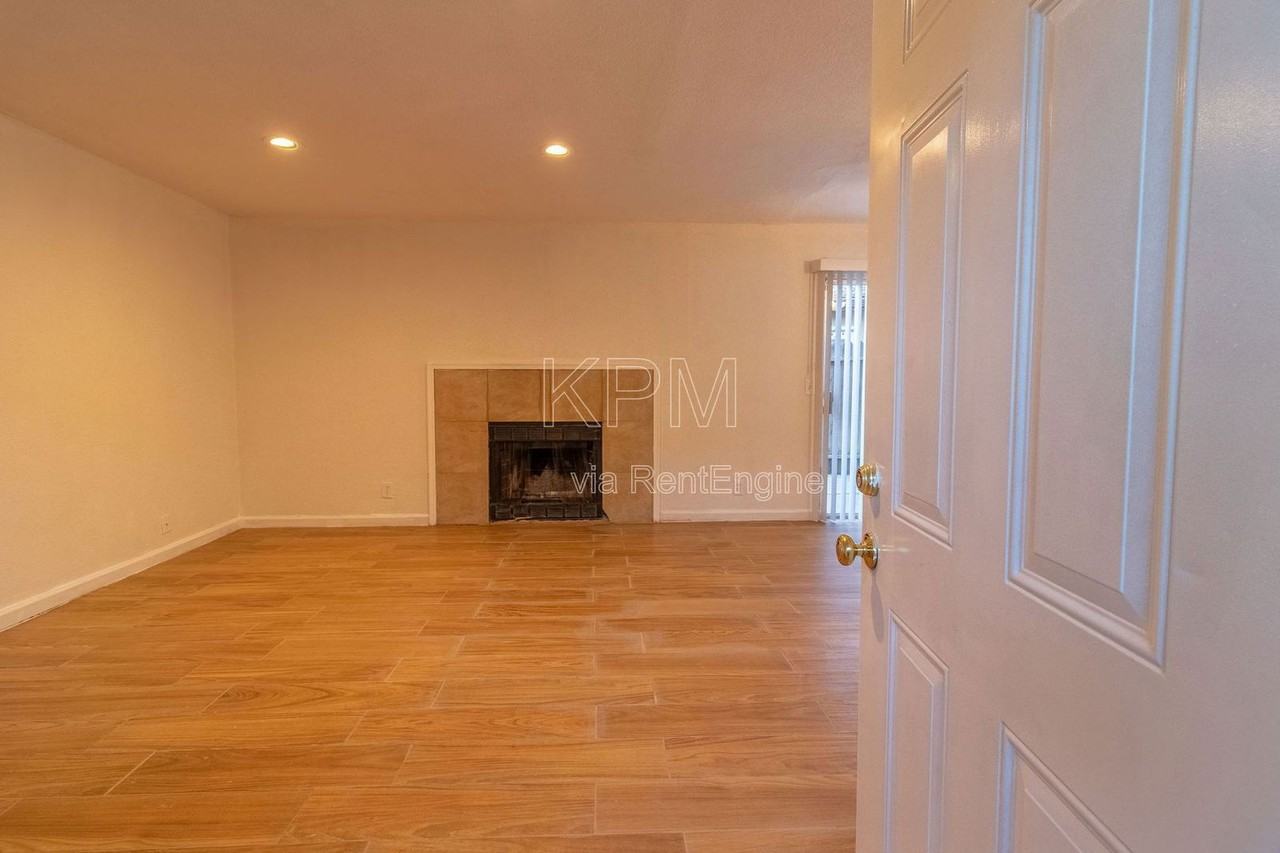 7409 Village Green Dr - Photo 2 of 26