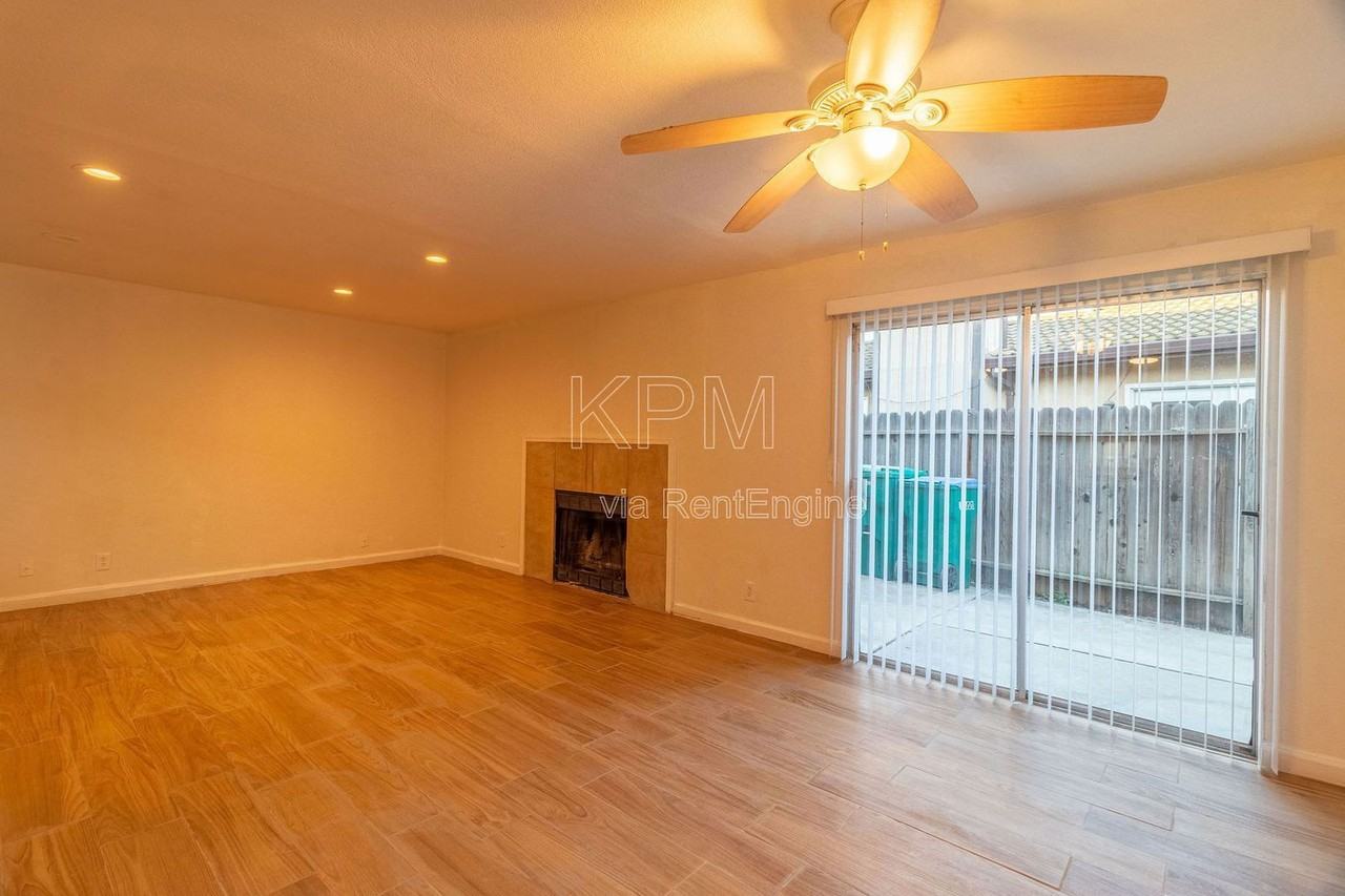 7409 Village Green Dr - Photo 6 of 26