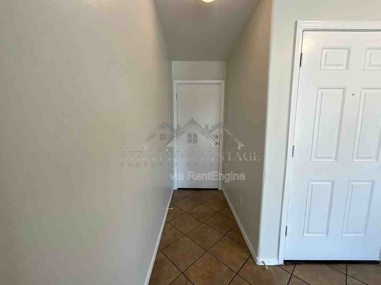 12405 W Scotts Dr - Photo 7 of 50