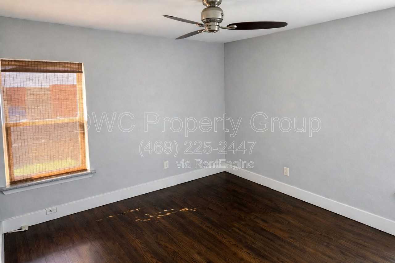 10923 Aledo Dr - Photo 4 of 13