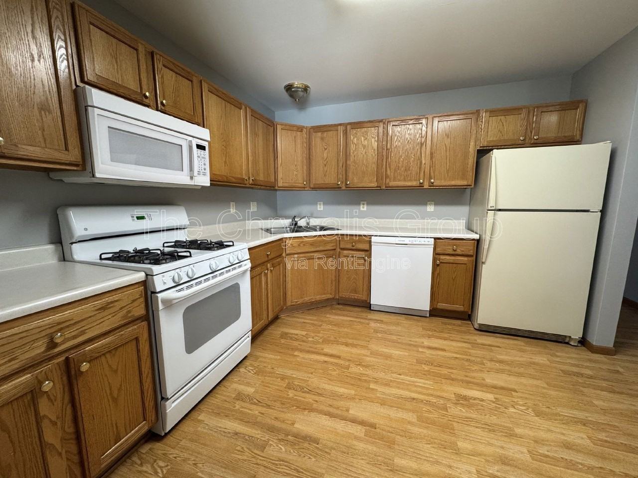 1431 Adams St - Photo 5 of 17