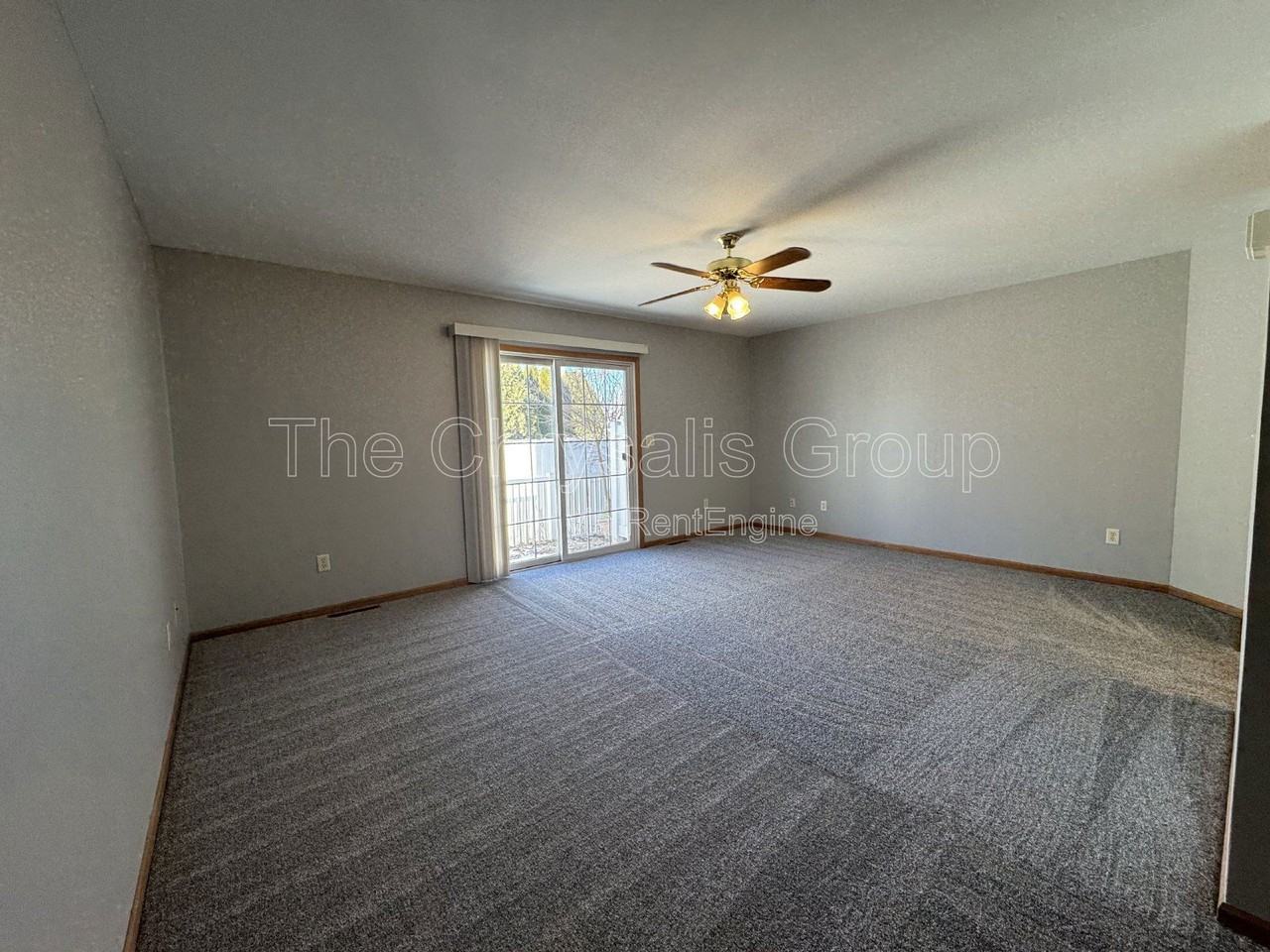 1431 Adams St - Photo 7 of 17