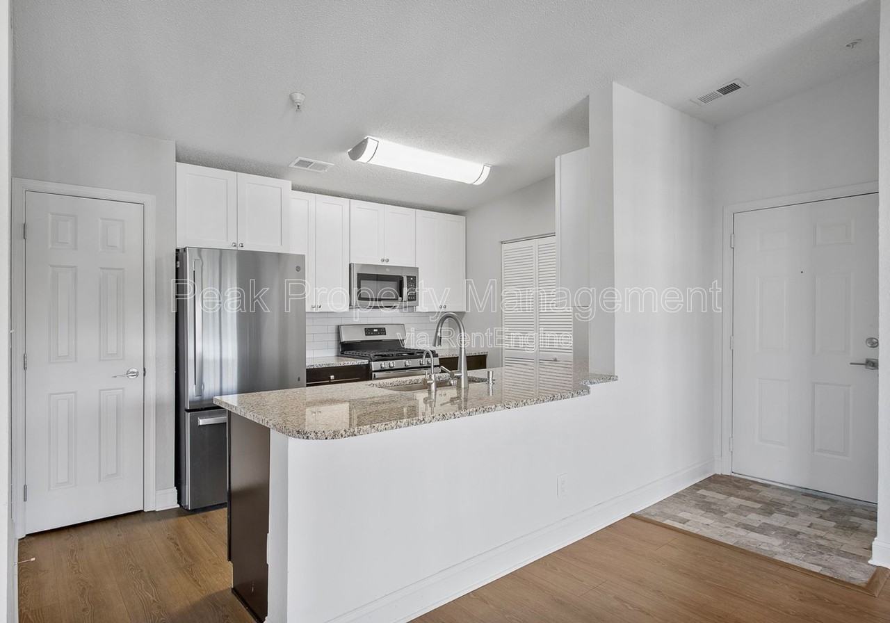 800 Brassie Ln #J - Photo 4 of 21