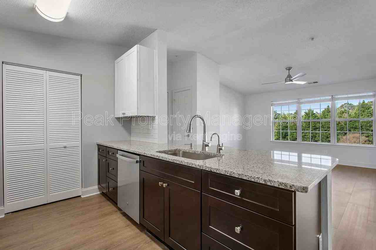 800 Brassie Ln #J - Photo 5 of 21