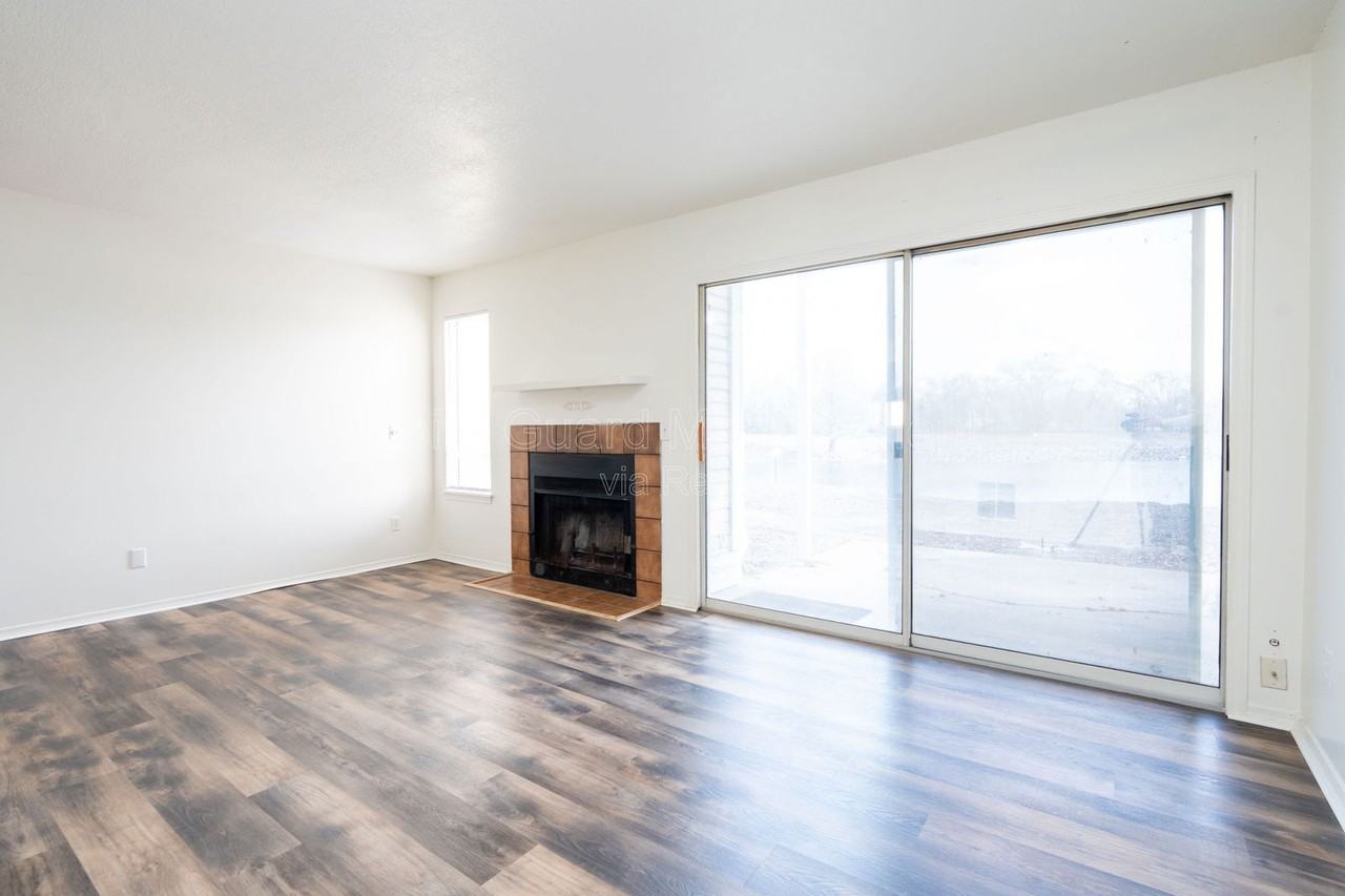 5590 S Gold St #300 - Photo 5 of 32