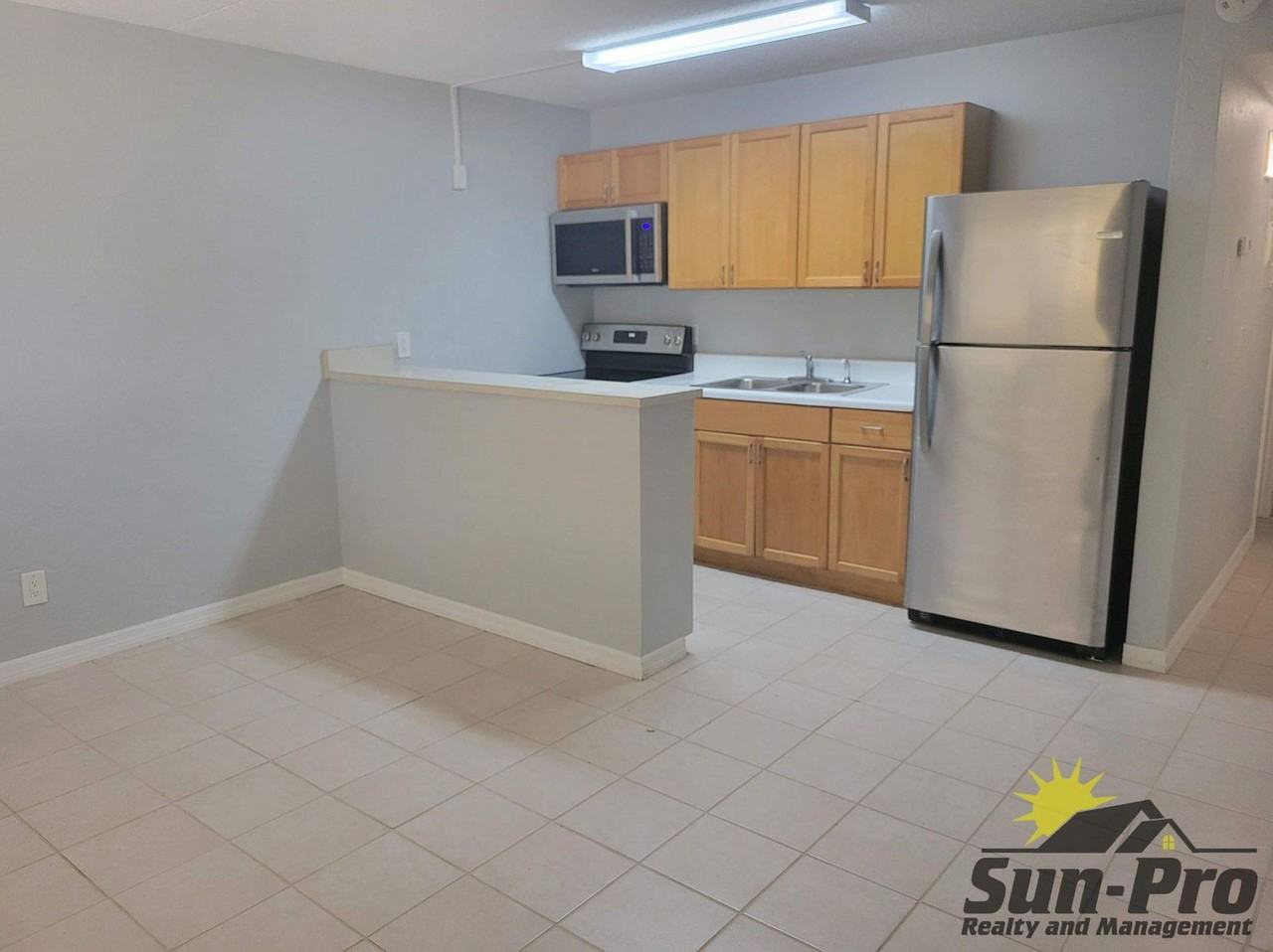 515 Silver Beach Ave #3 - Photo 4 of 9