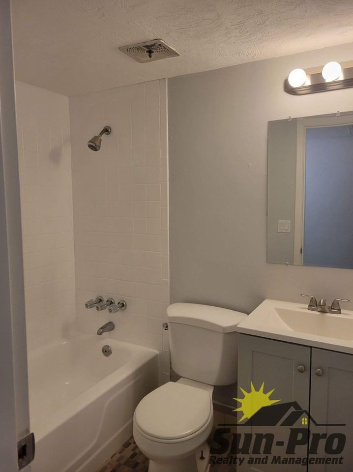 515 Silver Beach Ave #3 - Photo 6 of 9