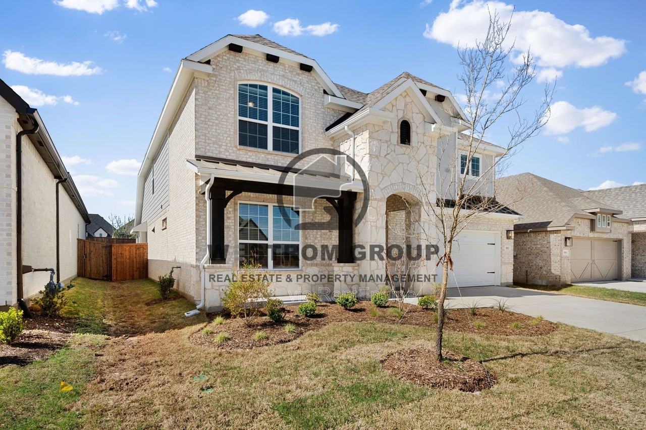 912 Alberta Spruce Rd - Photo 2 of 35