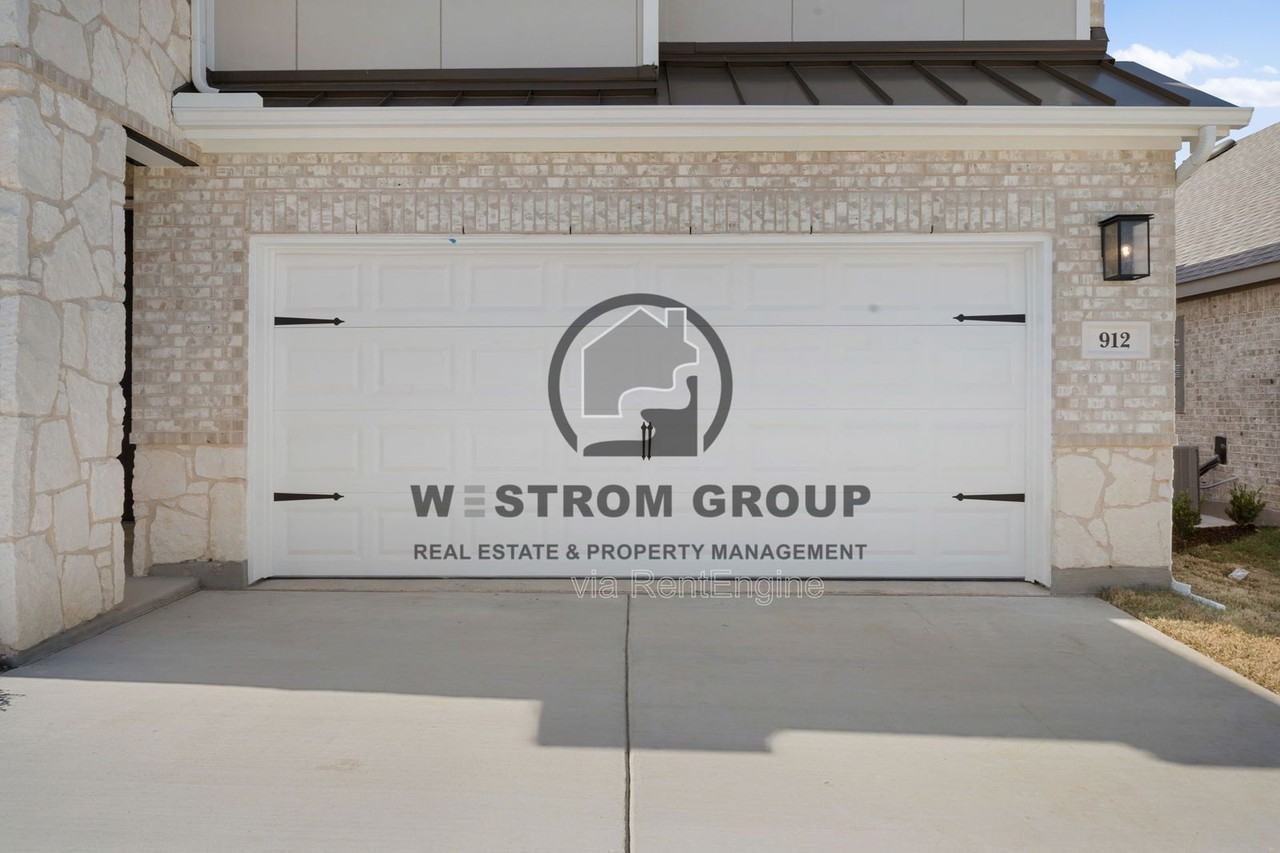 912 Alberta Spruce Rd - Photo 4 of 35