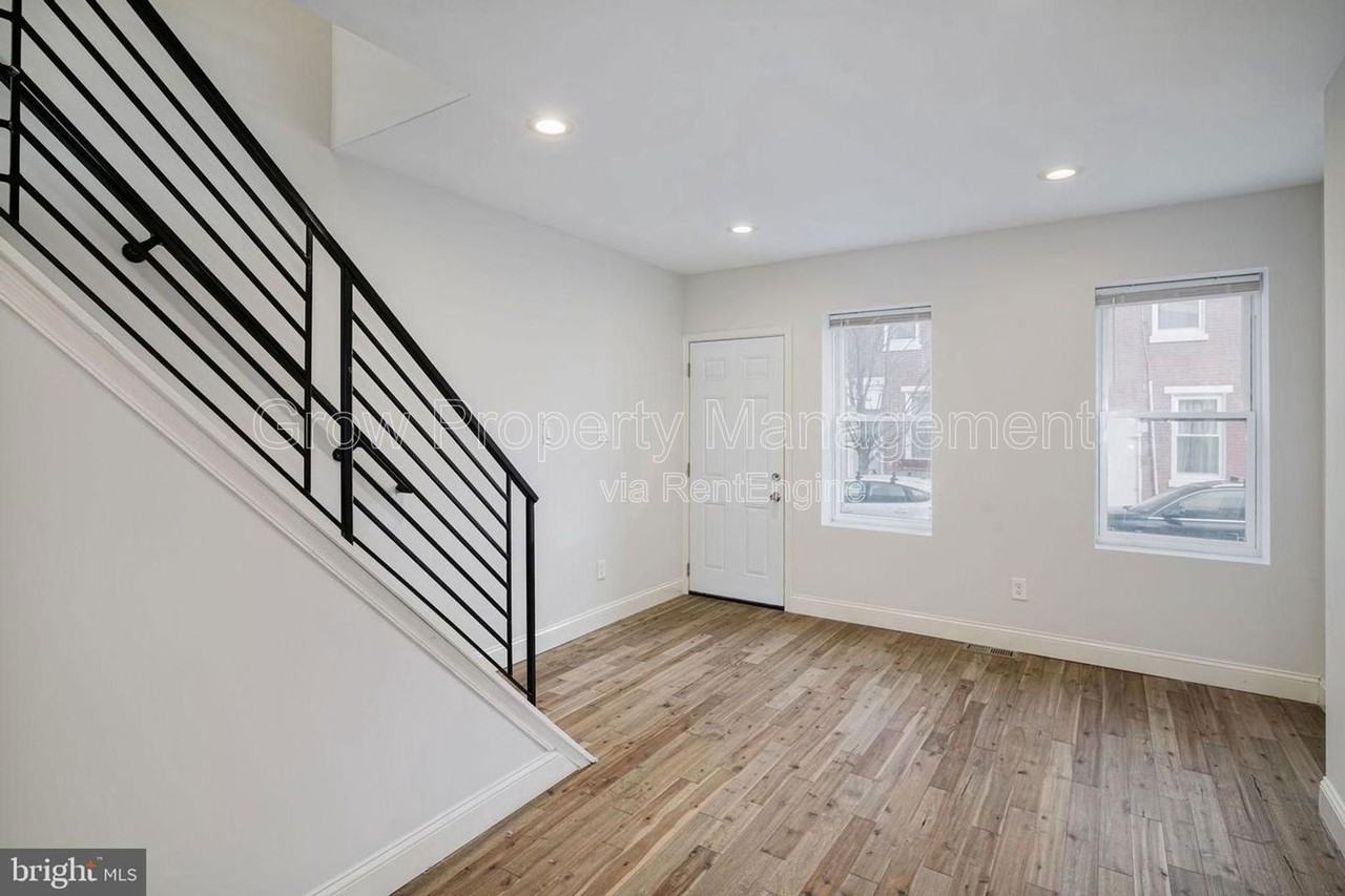 2028 E Firth St - Photo 2 of 13