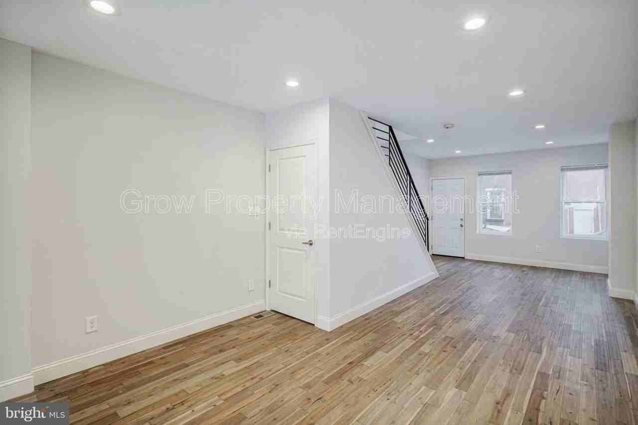 2028 E Firth St - Photo 4 of 13