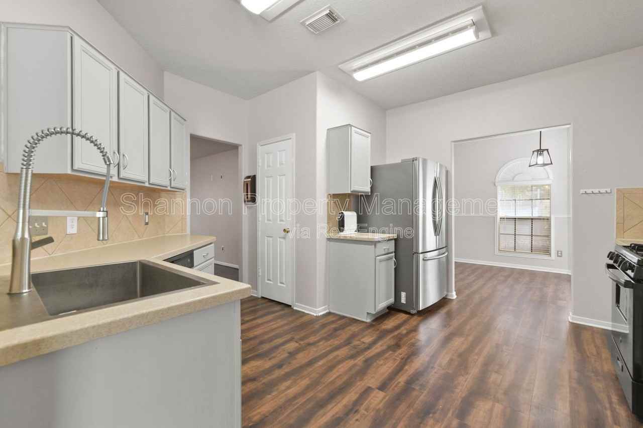 18534 Burgundy Sky Way - Photo 7 of 27