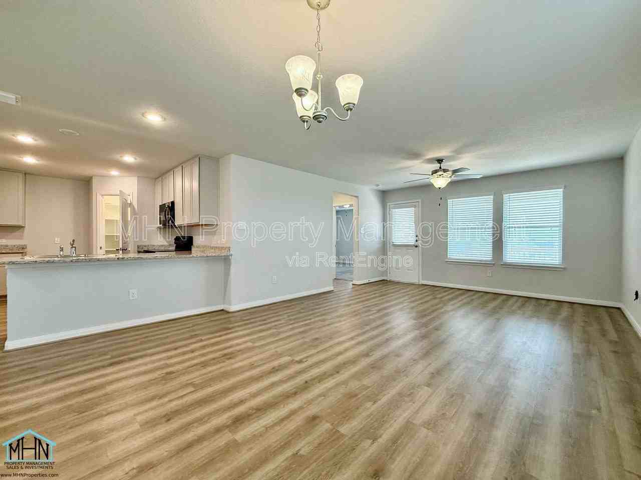 11151 Hollinger Cir - Photo 6 of 32