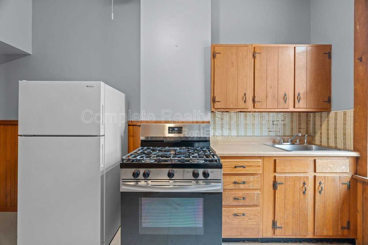 1210 Lynch St #1210A - Photo 7 of 21