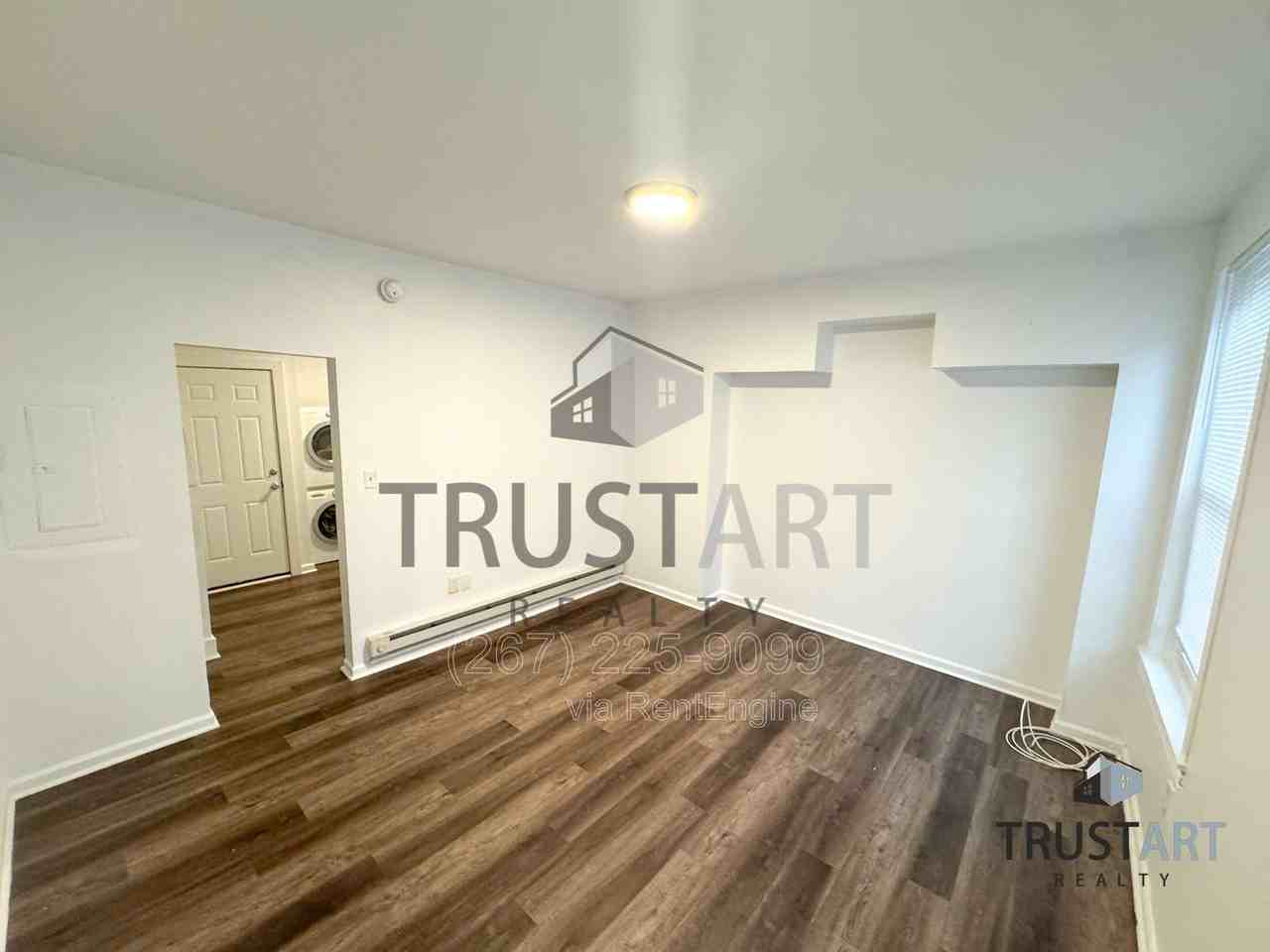 2325 N 16th St #C - Photo 6 of 11