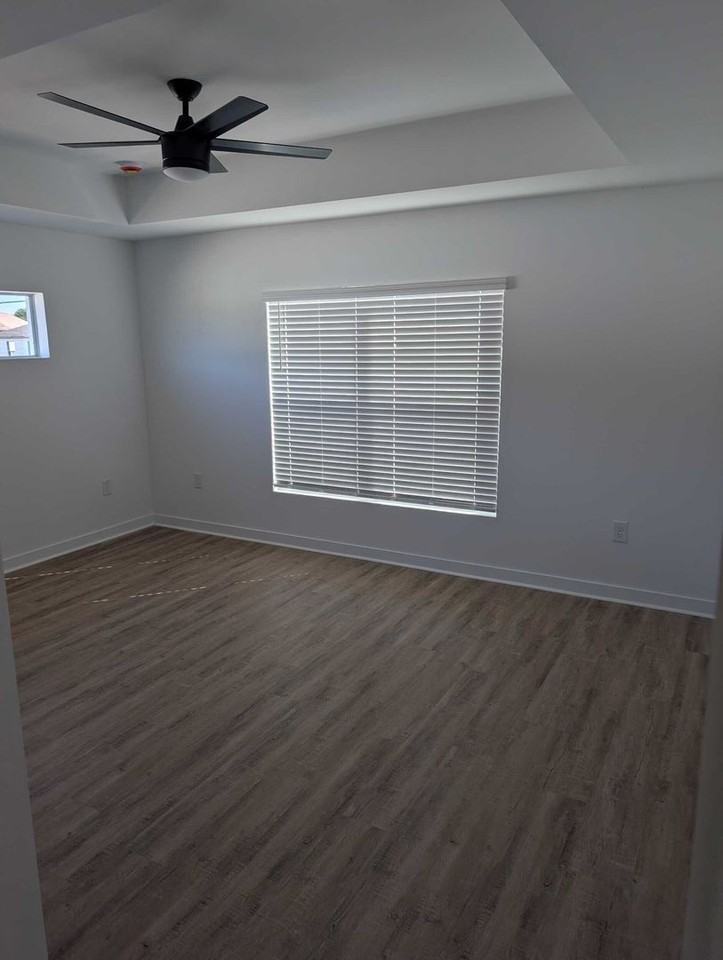 1423 Ne 12th Pl - Photo 7 of 9