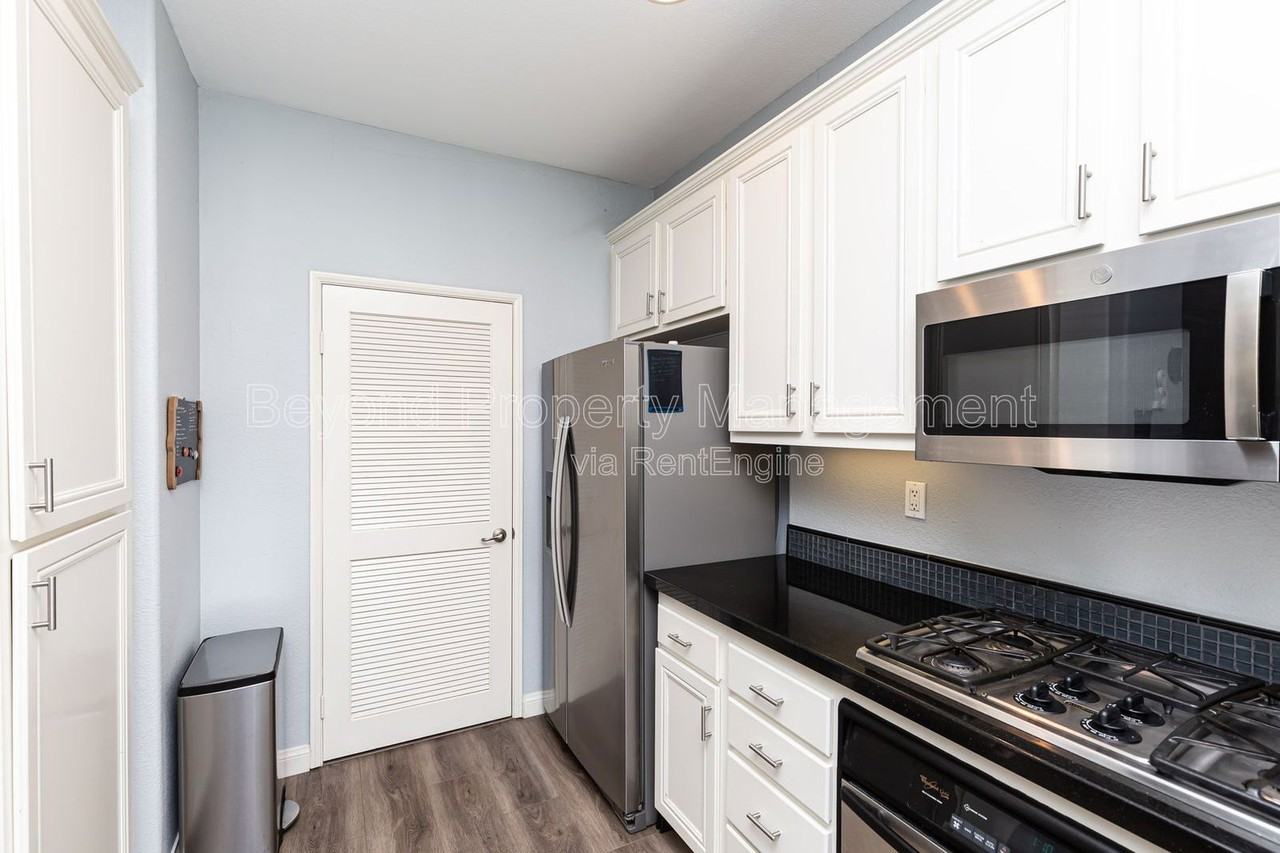 2616 Bellezza Dr - Photo 4 of 20