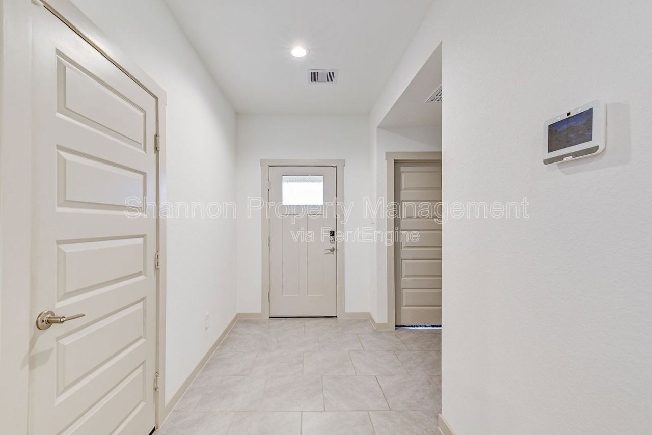 29915 Reagans Ranch Dr - Photo 2 of 25