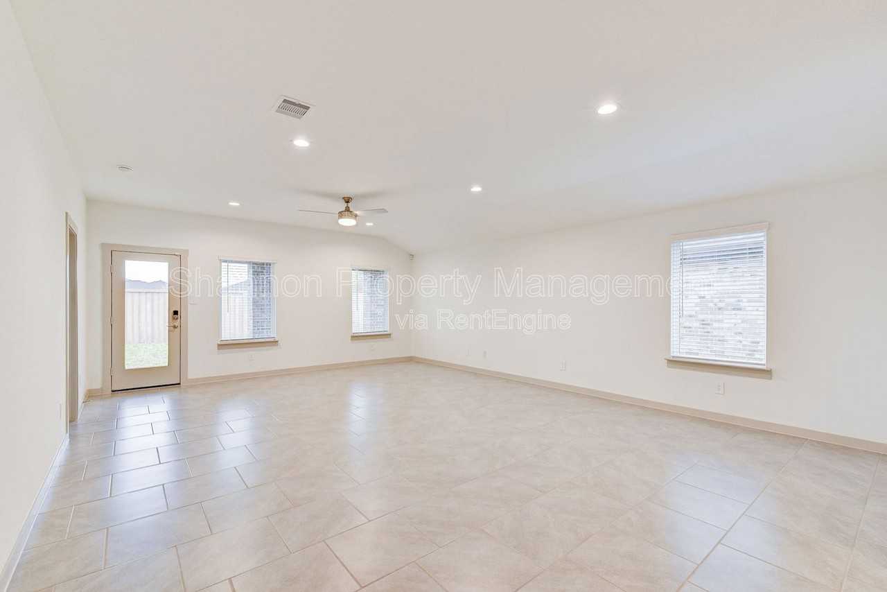 29915 Reagans Ranch Dr - Photo 6 of 25