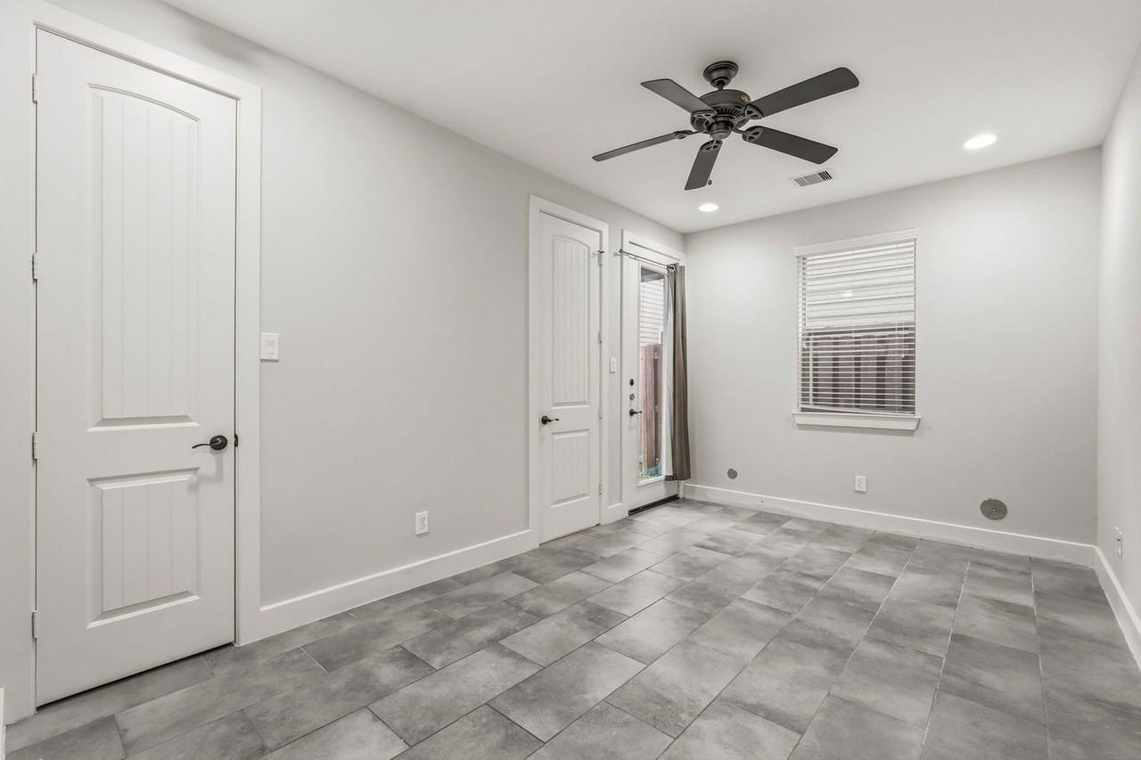 2441 Charleston St #A - Photo 3 of 25