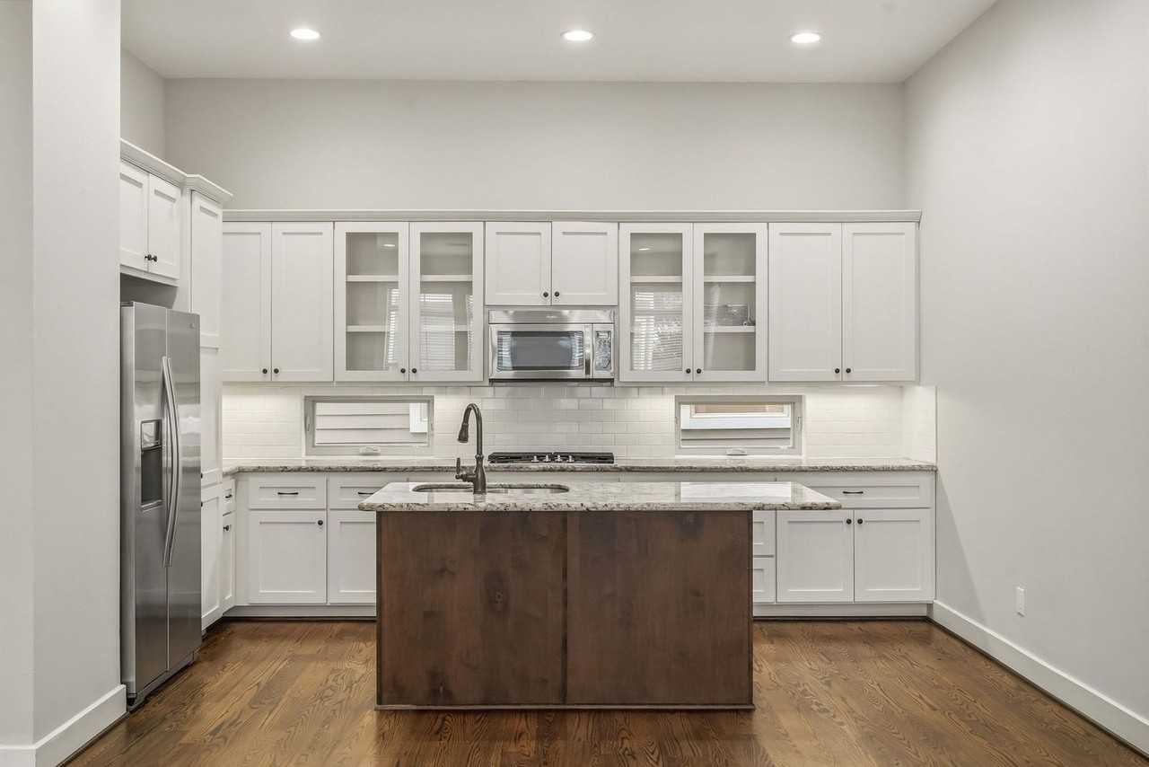 2441 Charleston St #A - Photo 7 of 25