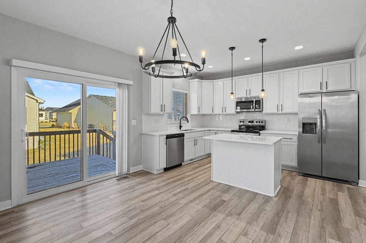 1401 Ne Savana Dr - Photo 6 of 37