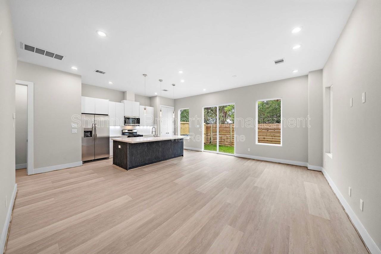 28 Bucan St #B - Photo 5 of 38