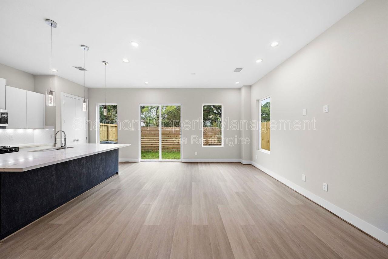 28 Bucan St #B - Photo 6 of 38
